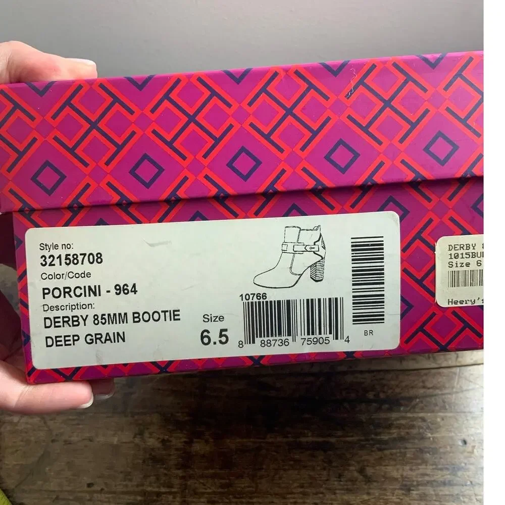Tory Burch Derby leather ankle booties size 6.5‎